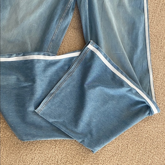 MEDIUM .   HALARA FLEX BAGGY STRIPED WIDE LEG JEANS - Picture 6 of 9